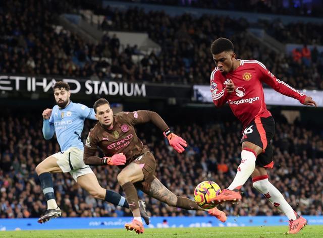 b体育电竞-“意甲追分激战正酣，冠军悬念仍未揭晓”