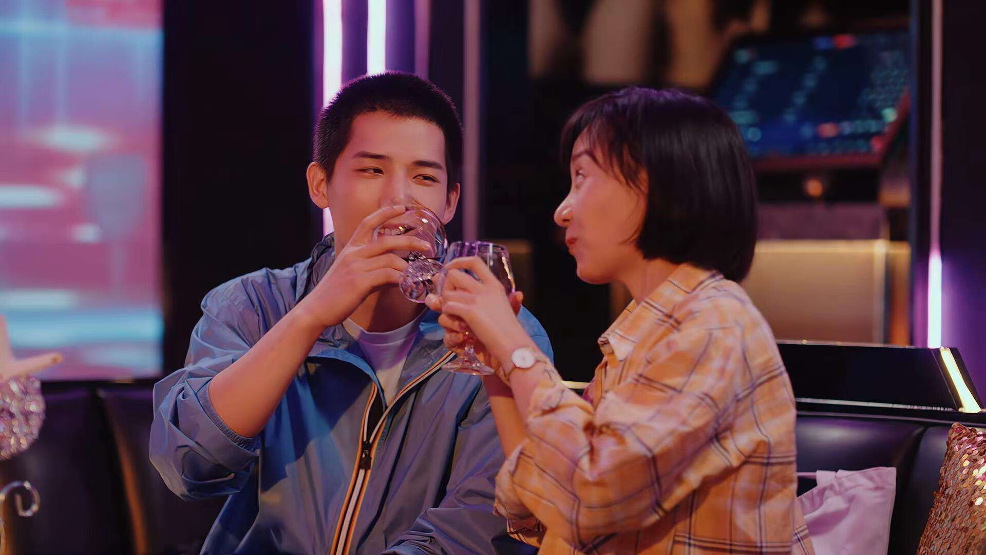 “新都香城赛场,福乐球选手火力全开!”