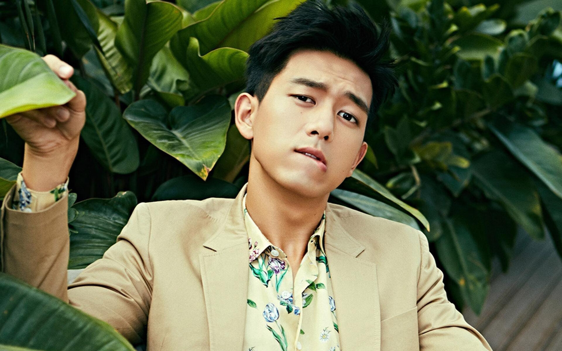 科贝特泳姿流畅展现蛙泳魅力,科贝特舰队