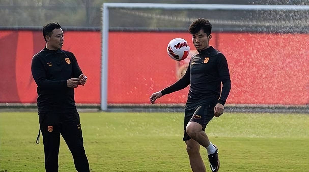 B体育APP:老将郑智:担任俱乐部青训总监,为中国足球培养未来之星的简单介绍 B体育APP:老将郑智:担任俱乐部青训总监,为中国足球培养未来之星的简单介绍