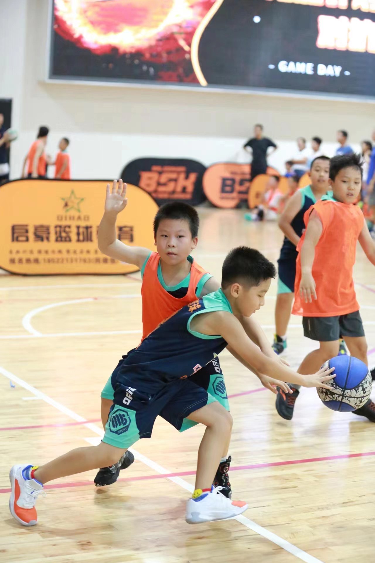 B体育官网：篮球解说，如何才能让观众更好地理解比赛？的简单介绍