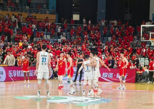 B体育官网：中国男篮归化之路：文化融合与战术适配的简单介绍