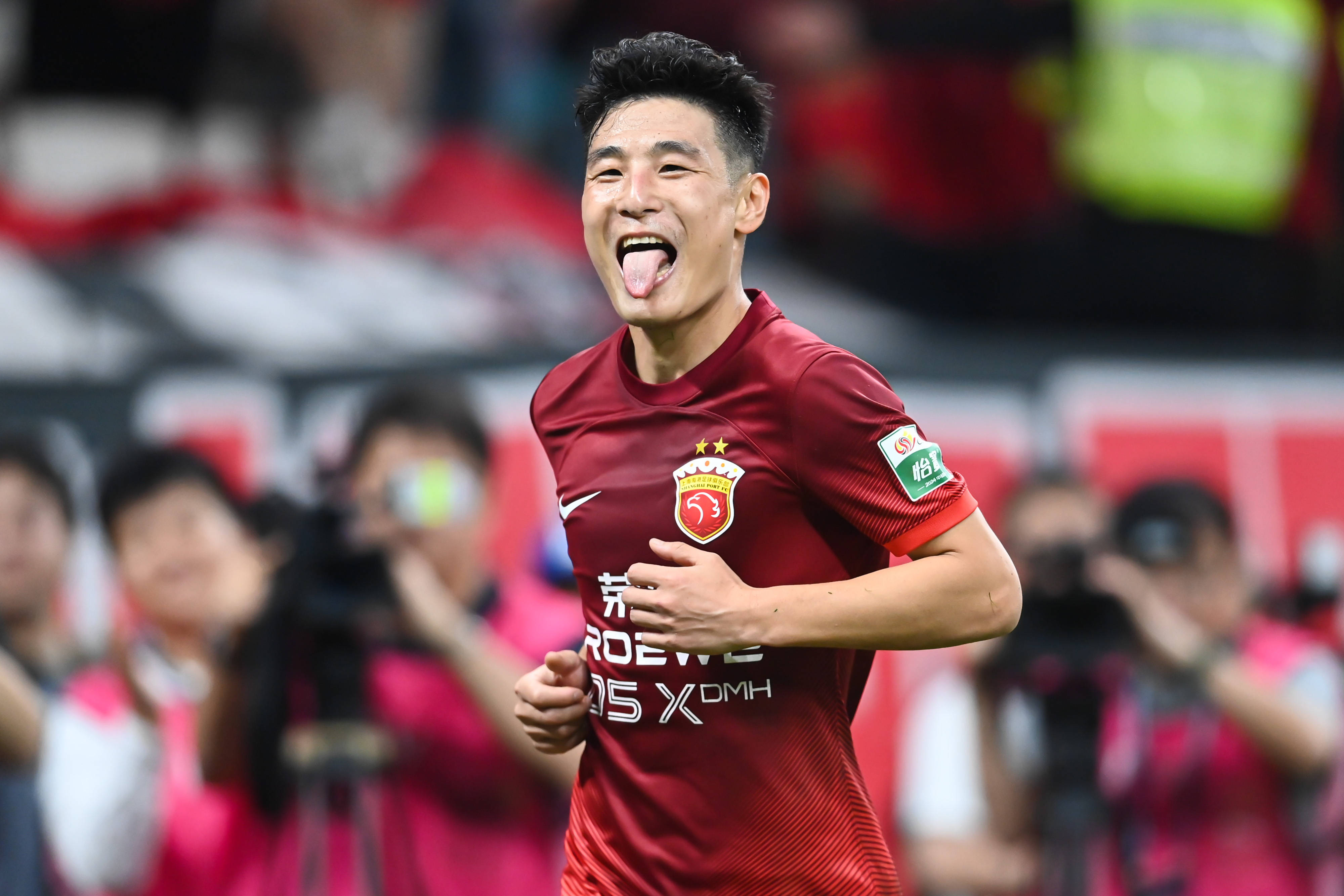 B体育APP:武磊“再战西甲”,球迷:期待他能在西甲赛场证明自己!的简单介绍 B体育APP:武磊“再战西甲”,球迷:期待他能在西甲赛场证明自己!的简单介绍