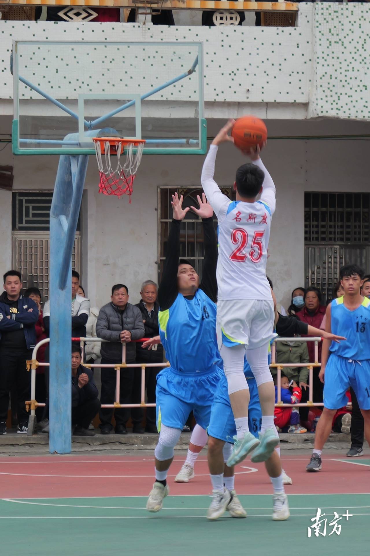 B体育官网：中国篮球协会助力乡村振兴，点燃乡村篮球梦的简单介绍