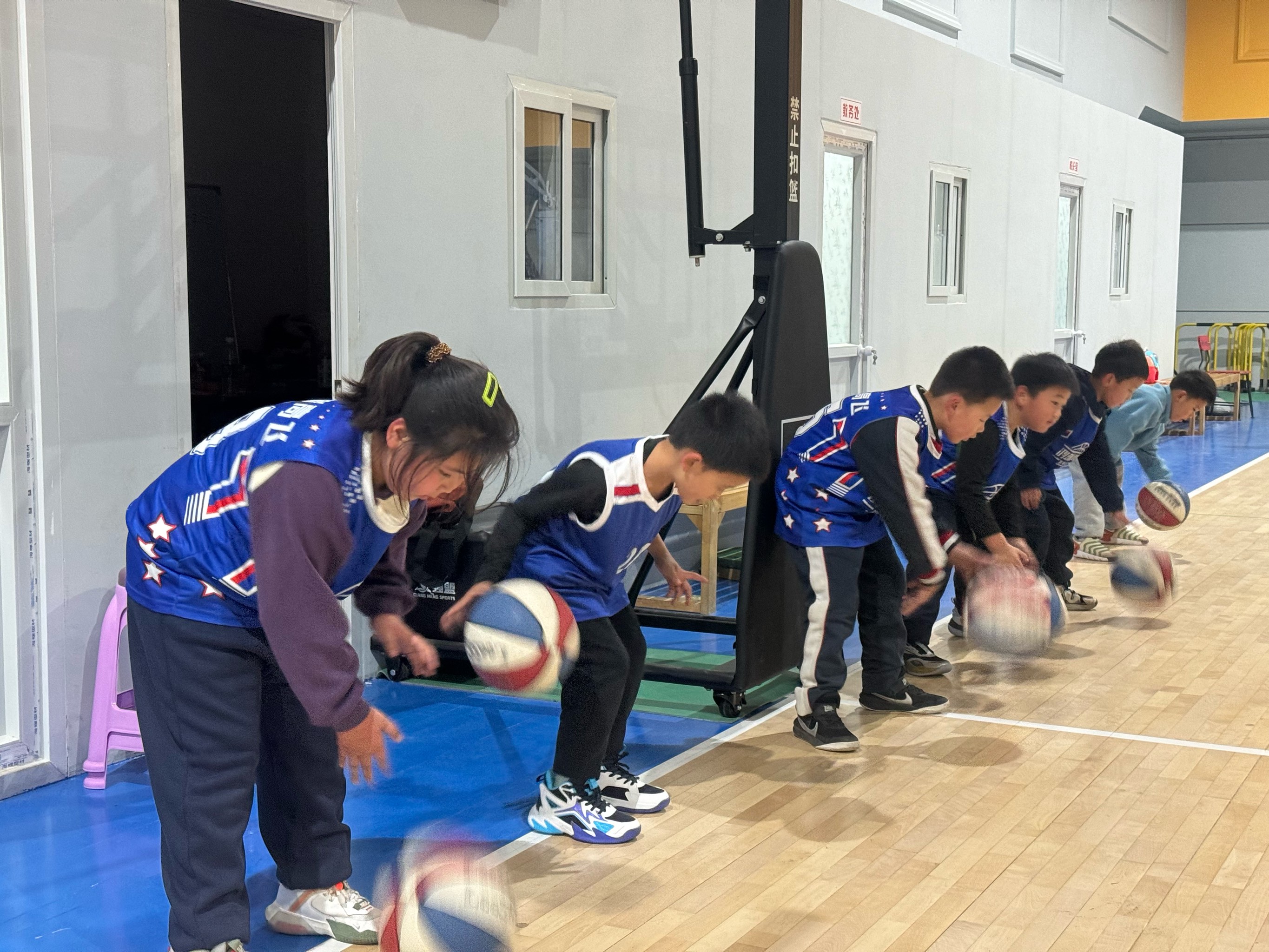 包含B体育官网:青少年篮球训练营报名火爆,家长重视孩子全面发展的词条 包含B体育官网:青少年篮球训练营报名火爆,家长重视孩子全面发展的词条